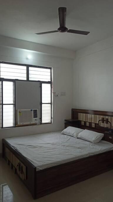 Sriram Homestay 01 Km To Sri Ram Mandir Ayodhya Zewnętrze zdjęcie