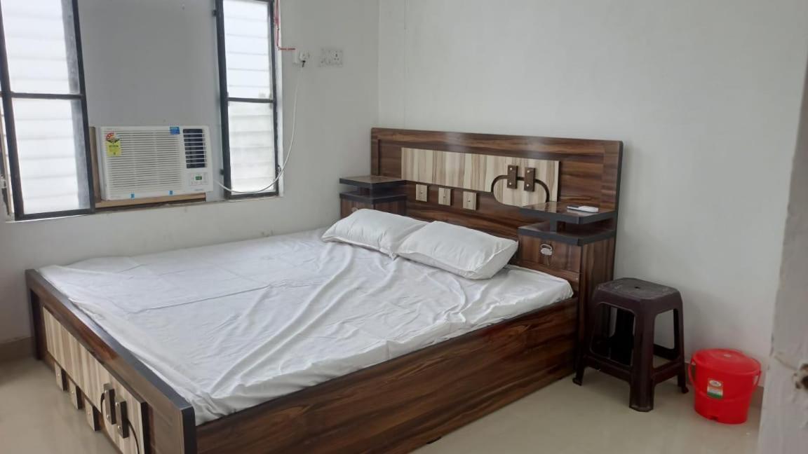 Sriram Homestay 01 Km To Sri Ram Mandir Ayodhya Zewnętrze zdjęcie