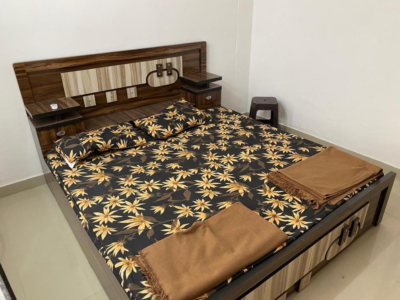 Sriram Homestay 01 Km To Sri Ram Mandir Ayodhya Zewnętrze zdjęcie