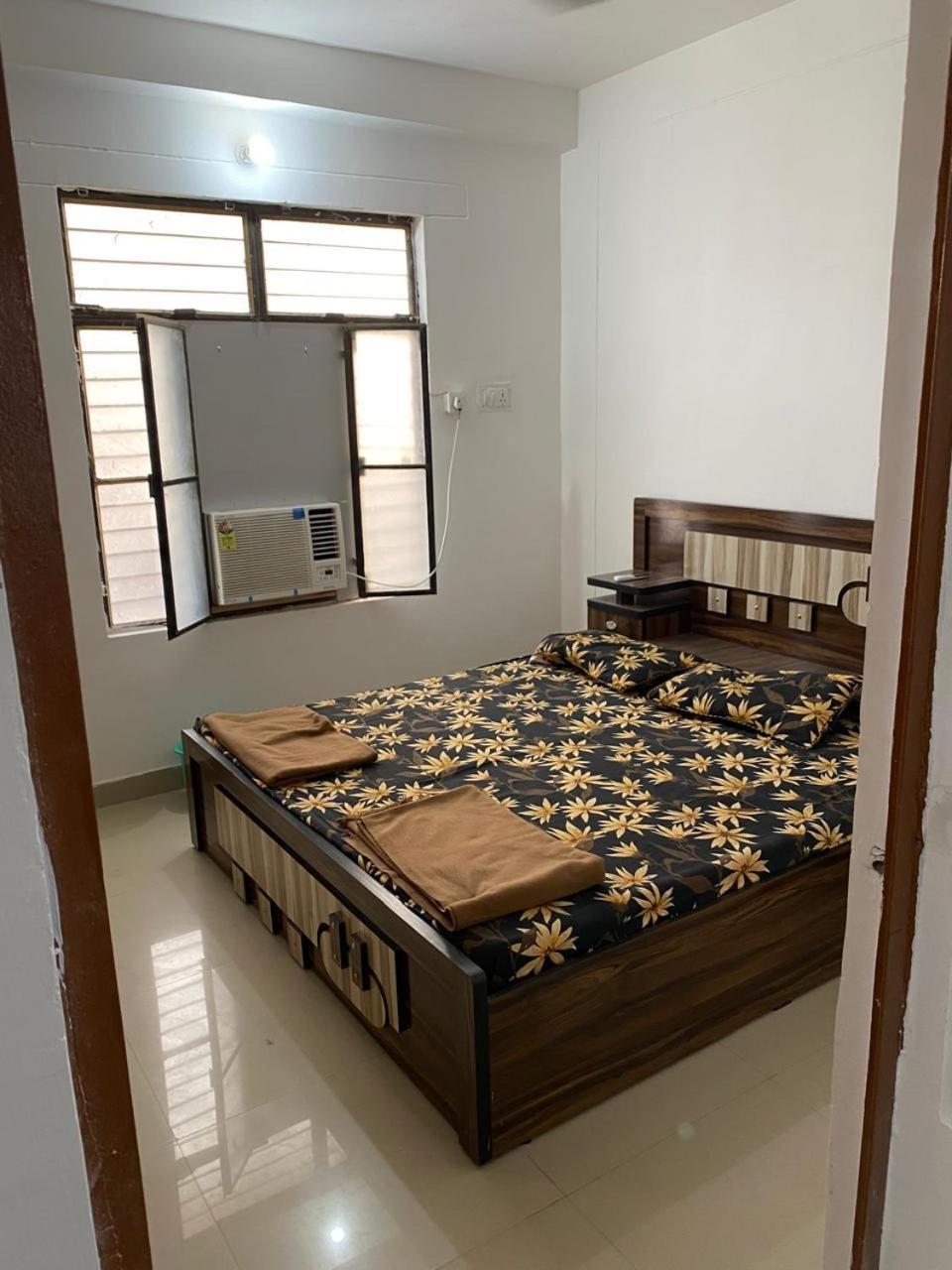 Sriram Homestay 01 Km To Sri Ram Mandir Ayodhya Zewnętrze zdjęcie
